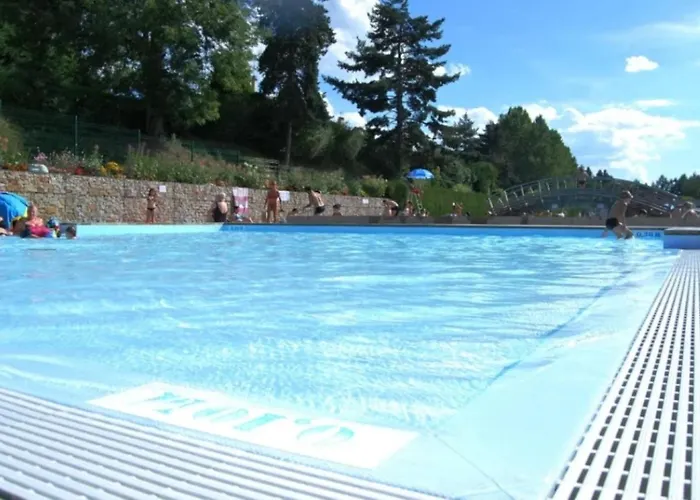 Zecamping 2 Avec Animaux Acceptes Et Piscine Chauffee Saint-Didier-en-Velay