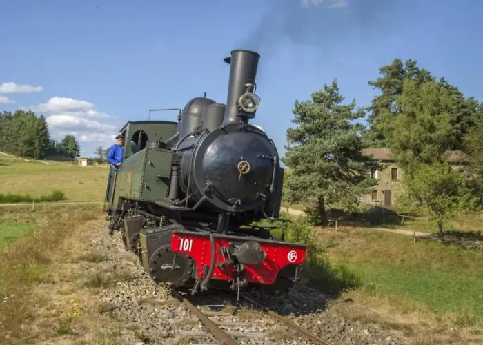 Zecamping 2 Avec Animaux Acceptes Et Piscine Chauffee Saint-Didier-en-Velay