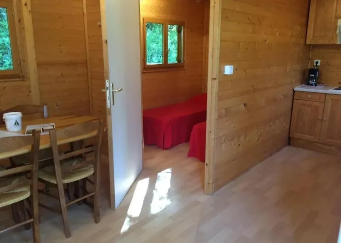 Kamp alanı Zecamping 2 Avec Animaux Acceptes Et Piscine Chauffee Saint-Didier-en-Velay