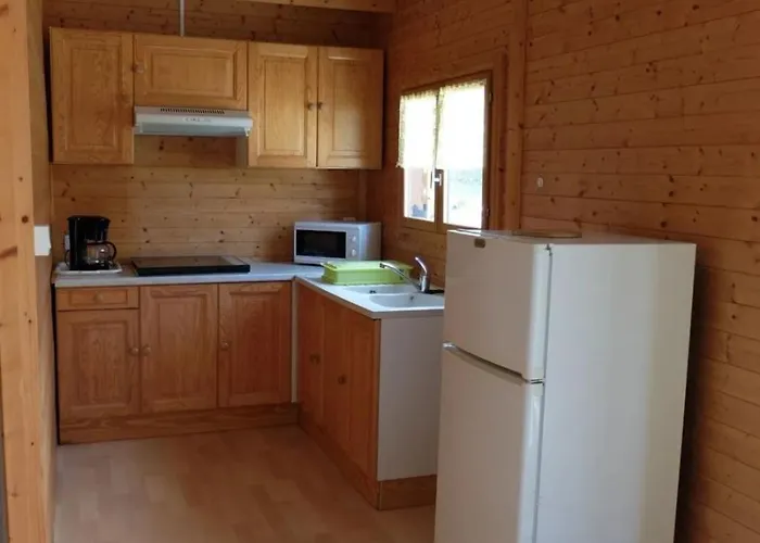 Zecamping 2 Avec Animaux Acceptes Et Piscine Chauffee 2*